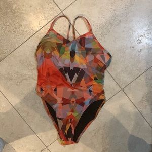Fixed-back one piece Jolyn